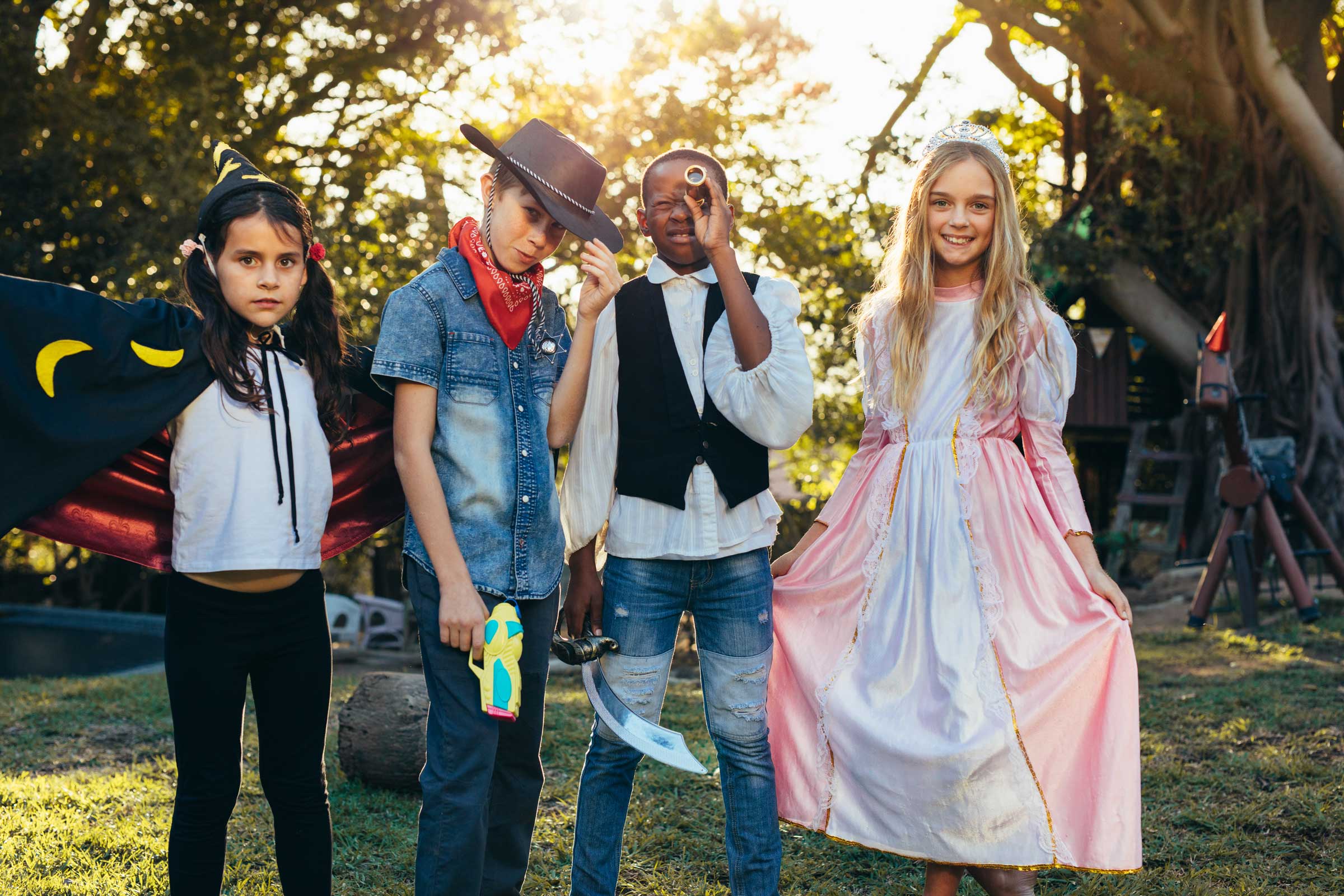 Mountain-Play-Theatre-children-dress-up-2